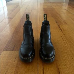 Dr. Marten 2976 Chelsea Boot ~ Black Smooth ~ Size 39